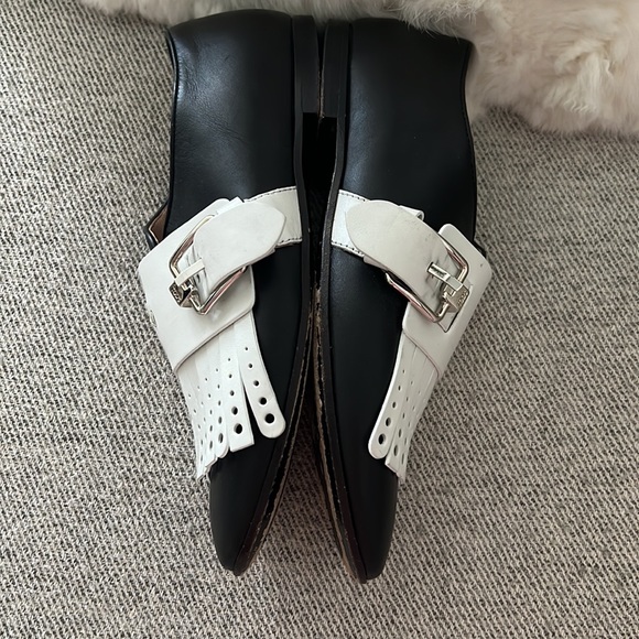 TODS unique leather flat shoes - Picture 8 of 10